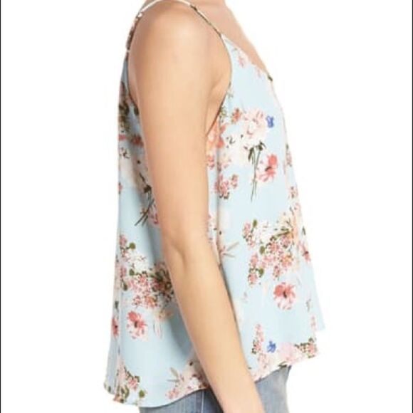 ✨ HP✨Lush
Keyhole Floral Woven Tank Top✨ - Picture 3 of 8